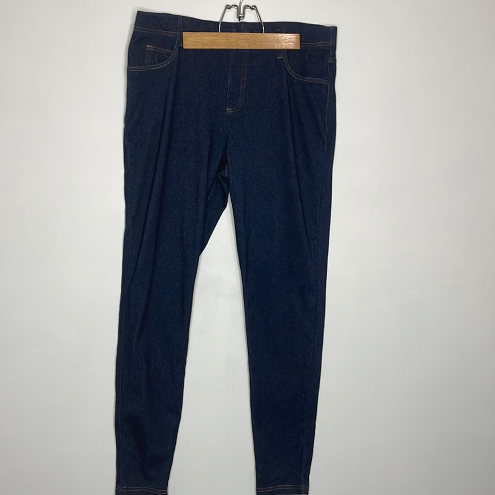 Dark wash jeggings